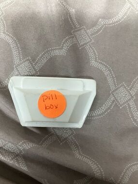 ⭐️ 10-4-$10- White Pill Box
